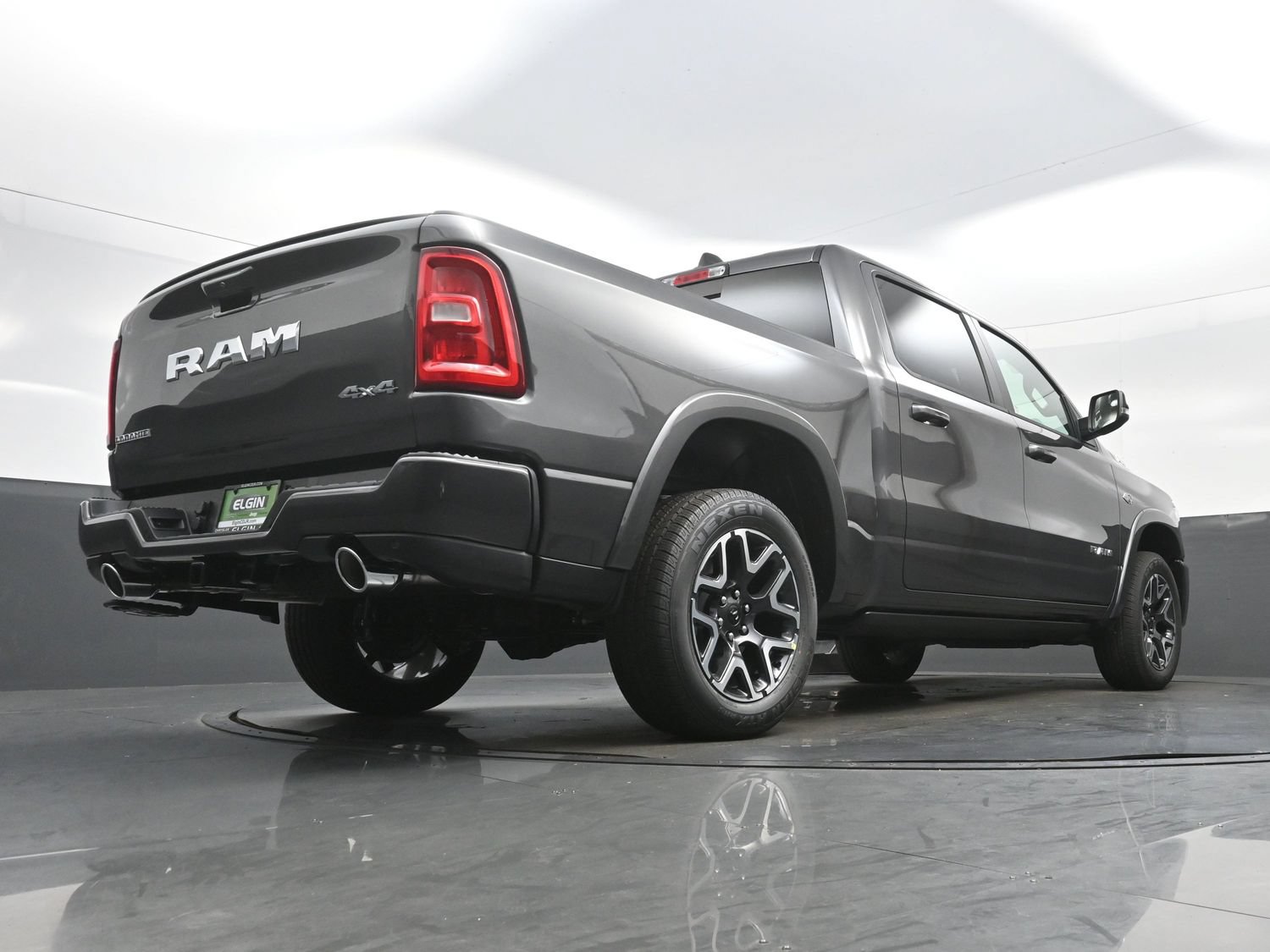 New 2027 RAM 1500 Laramie w/ Laramie Preferred Package AWD/4WD image 18
