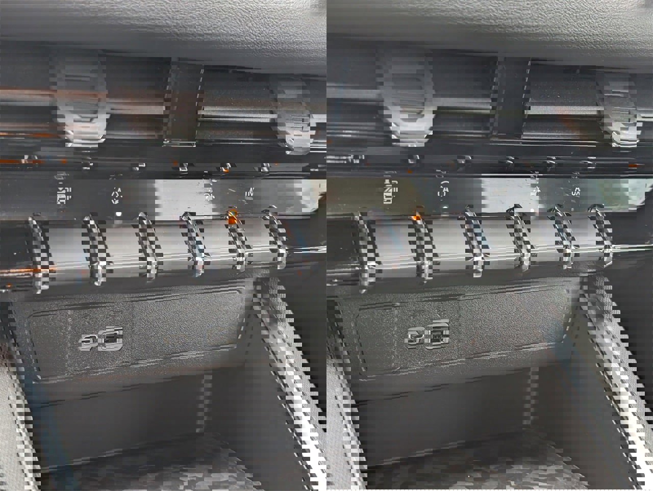 Used 2024 GMC Canyon Elevation w/ Convenience Package image 16