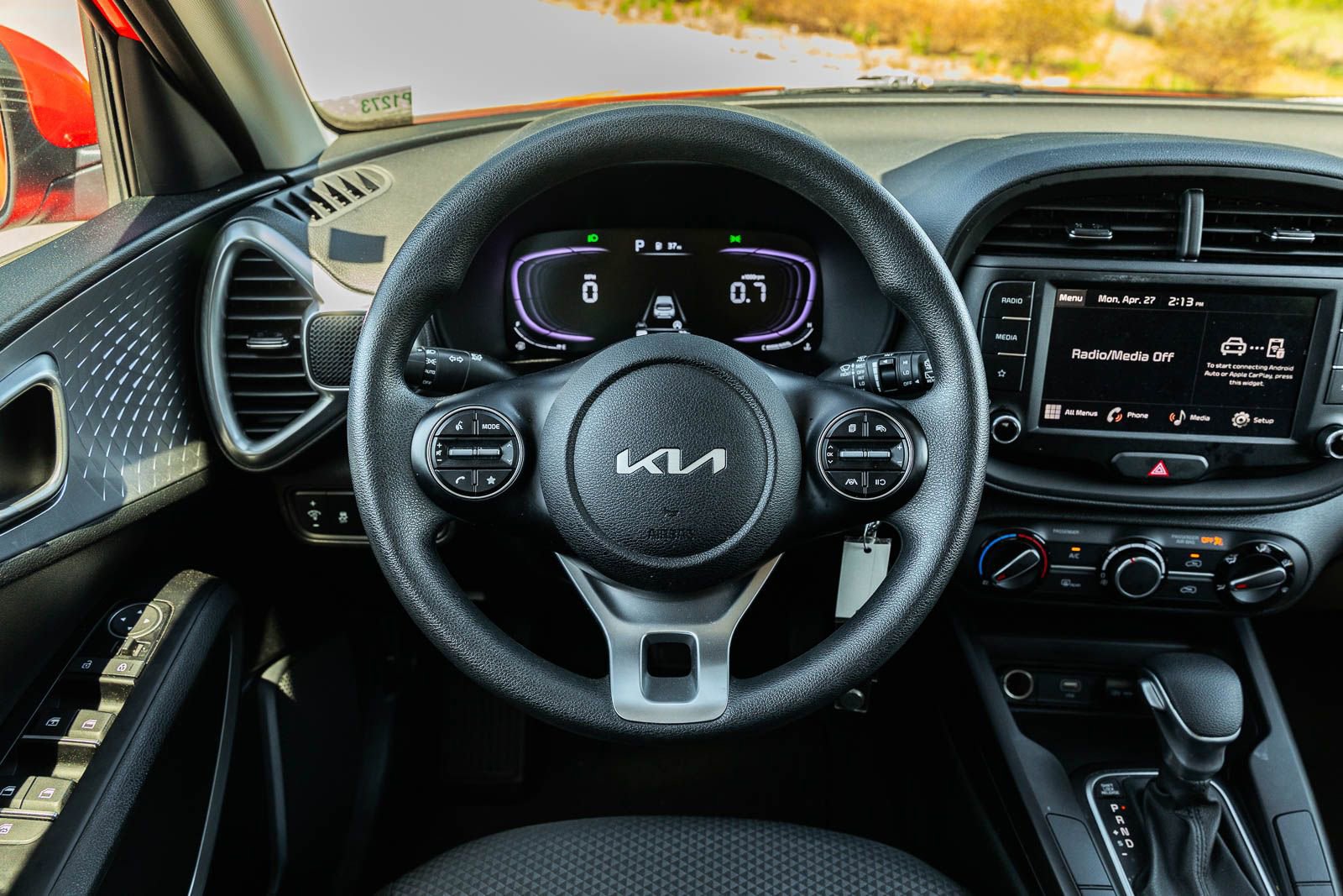 Used 2025 Kia Soul LX w/ LX Technology Package FWD image 22