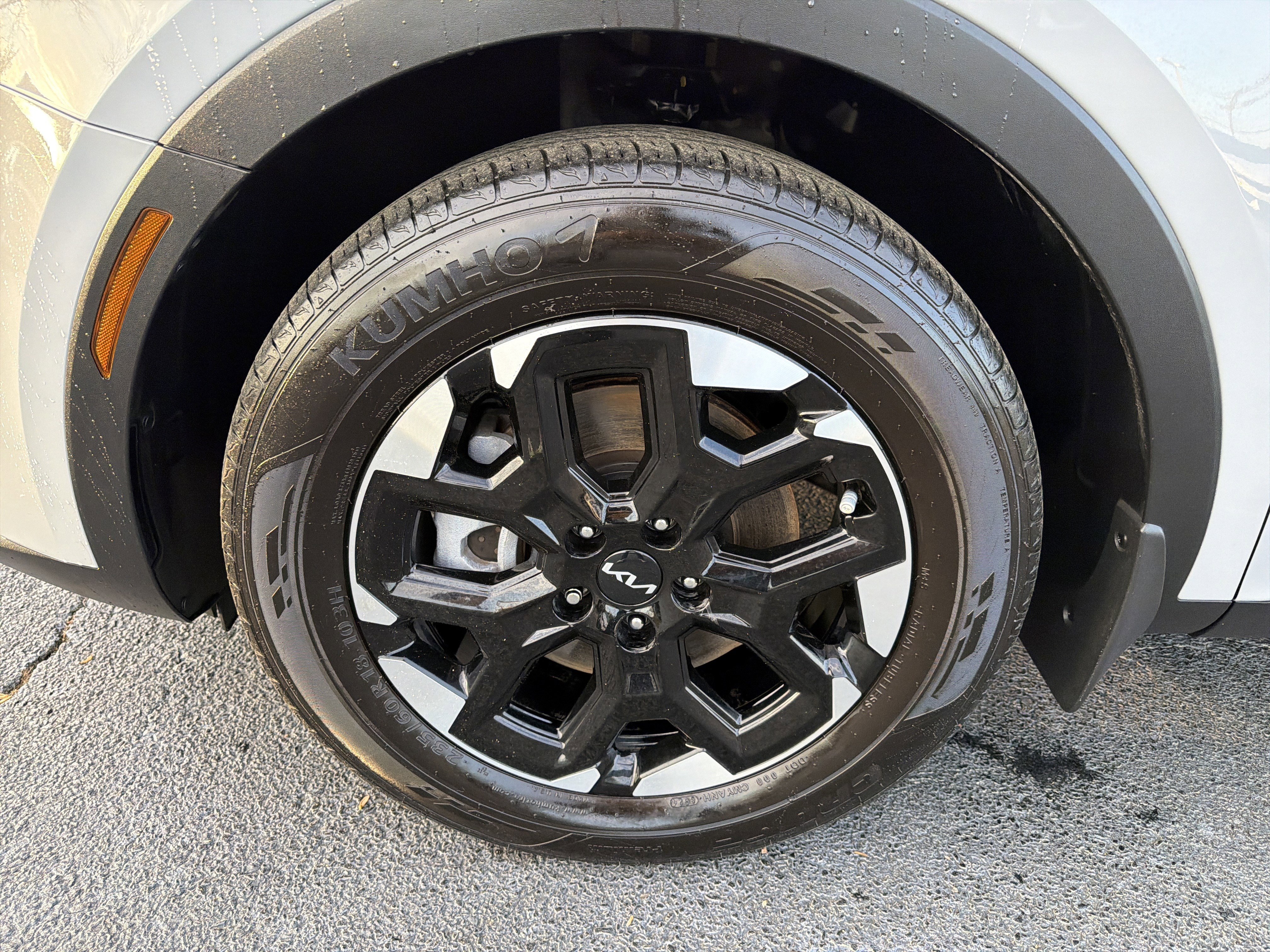 Used 2025 Kia Sorento S FWD image 10