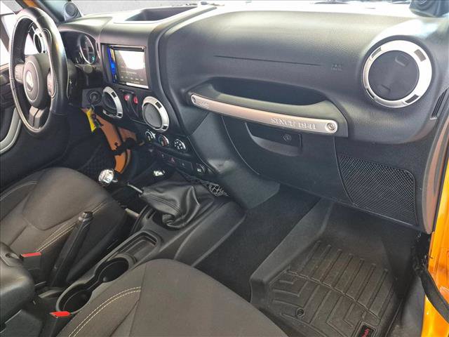Used 2013 Jeep Wrangler Rubicon w/ PWR Convenience Group AWD/4WD image 18