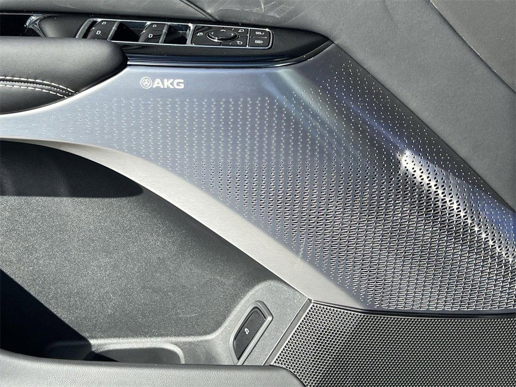 New 2026 Cadillac Lyriq V image 24