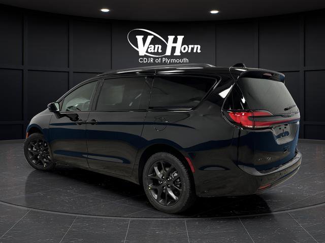 New 2026 Chrysler Pacifica Select w/ S Appearance Package image 3