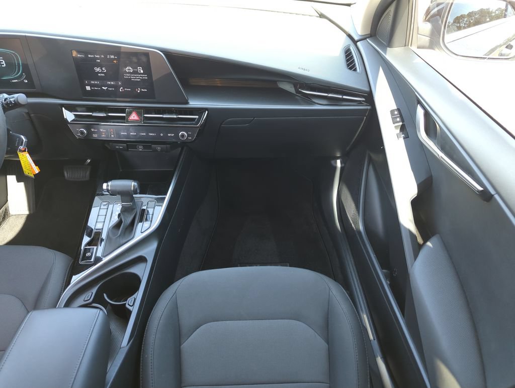 Used 2025 Kia Niro LX FWD image 16