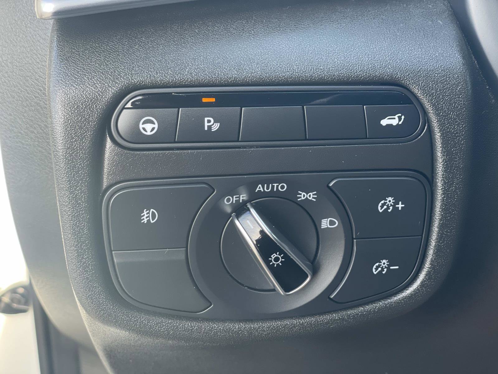 Used 2022 INFINITI QX50 Luxe w/ Appearance Package image 17