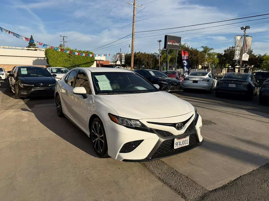 Used 2020 Toyota Camry SE FWD image 6