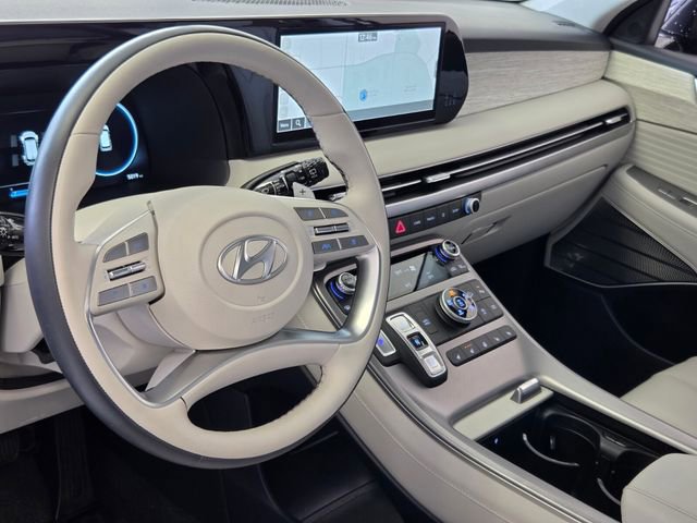 Used 2025 Hyundai Palisade Calligraphy image 11