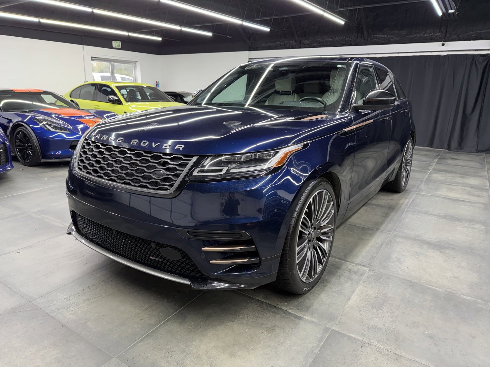 Used 2023 Land Rover Range Rover Velar R-Dynamic S image 1