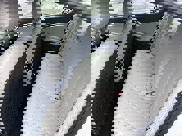 Used 2025 Genesis G70 2.5T image 10