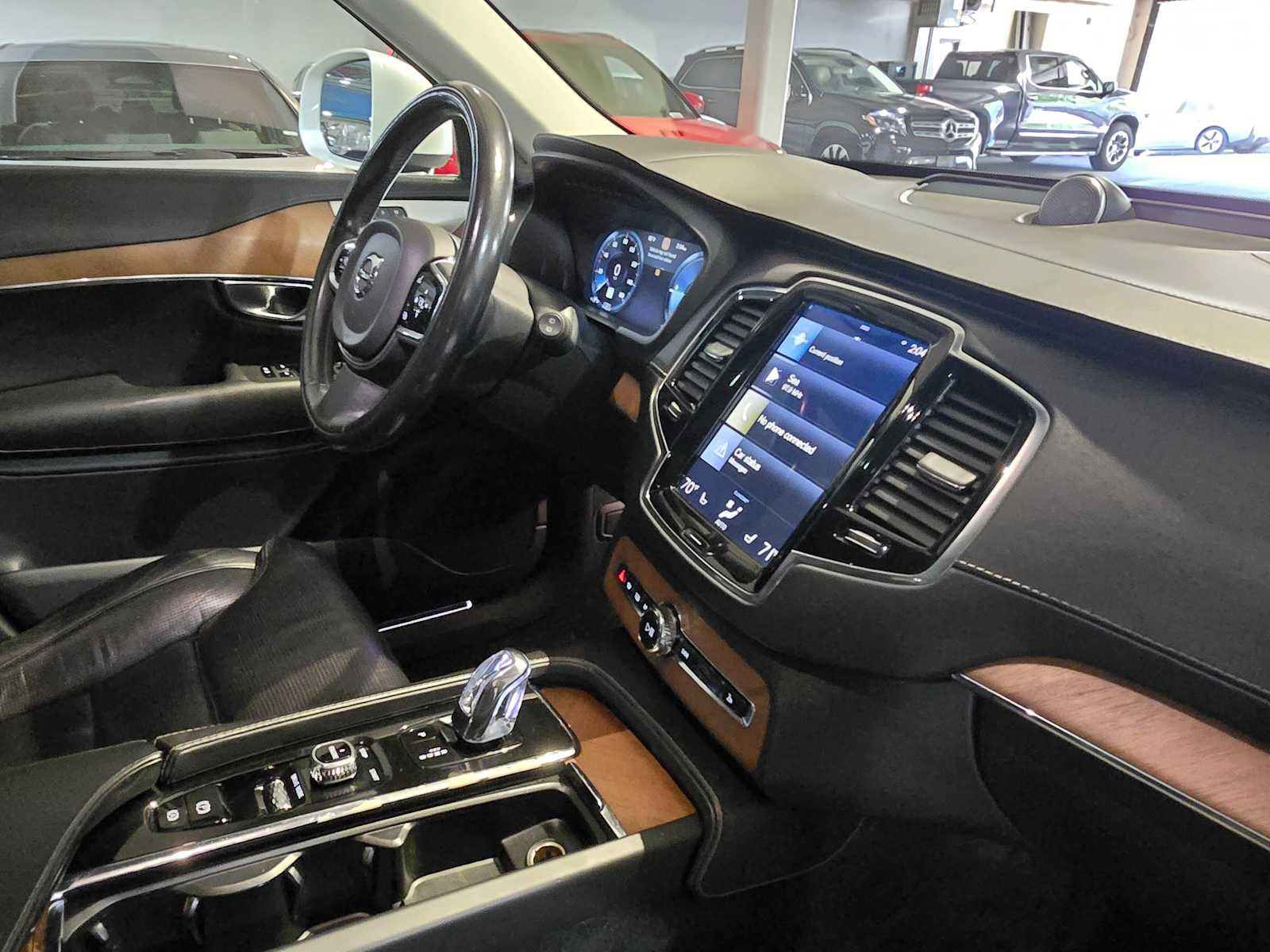 Used 2017 Volvo XC90 T8 Inscription w/ Luxury Package image 11