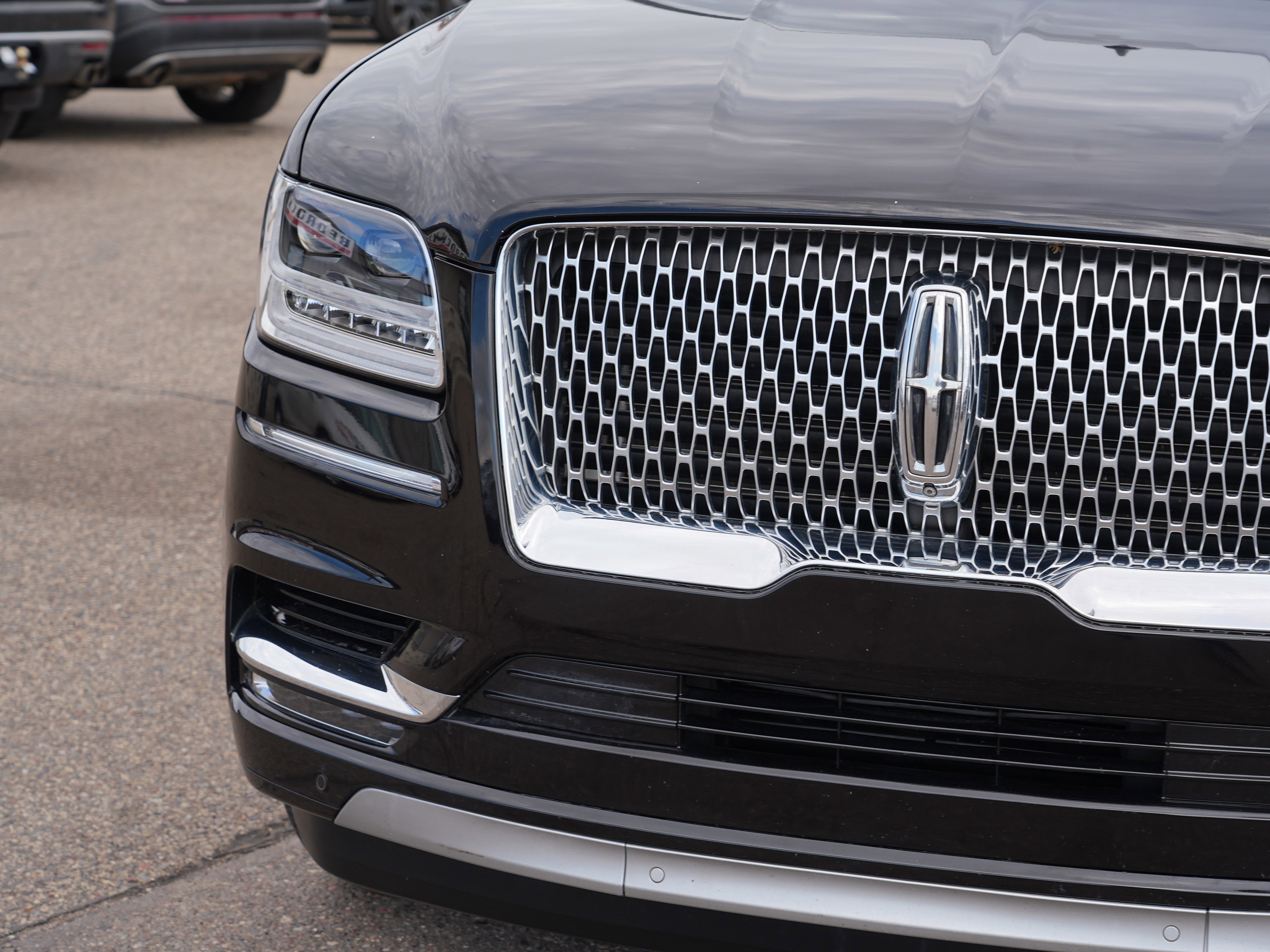 Used 2019 Lincoln Navigator Reserve AWD/4WD image 9