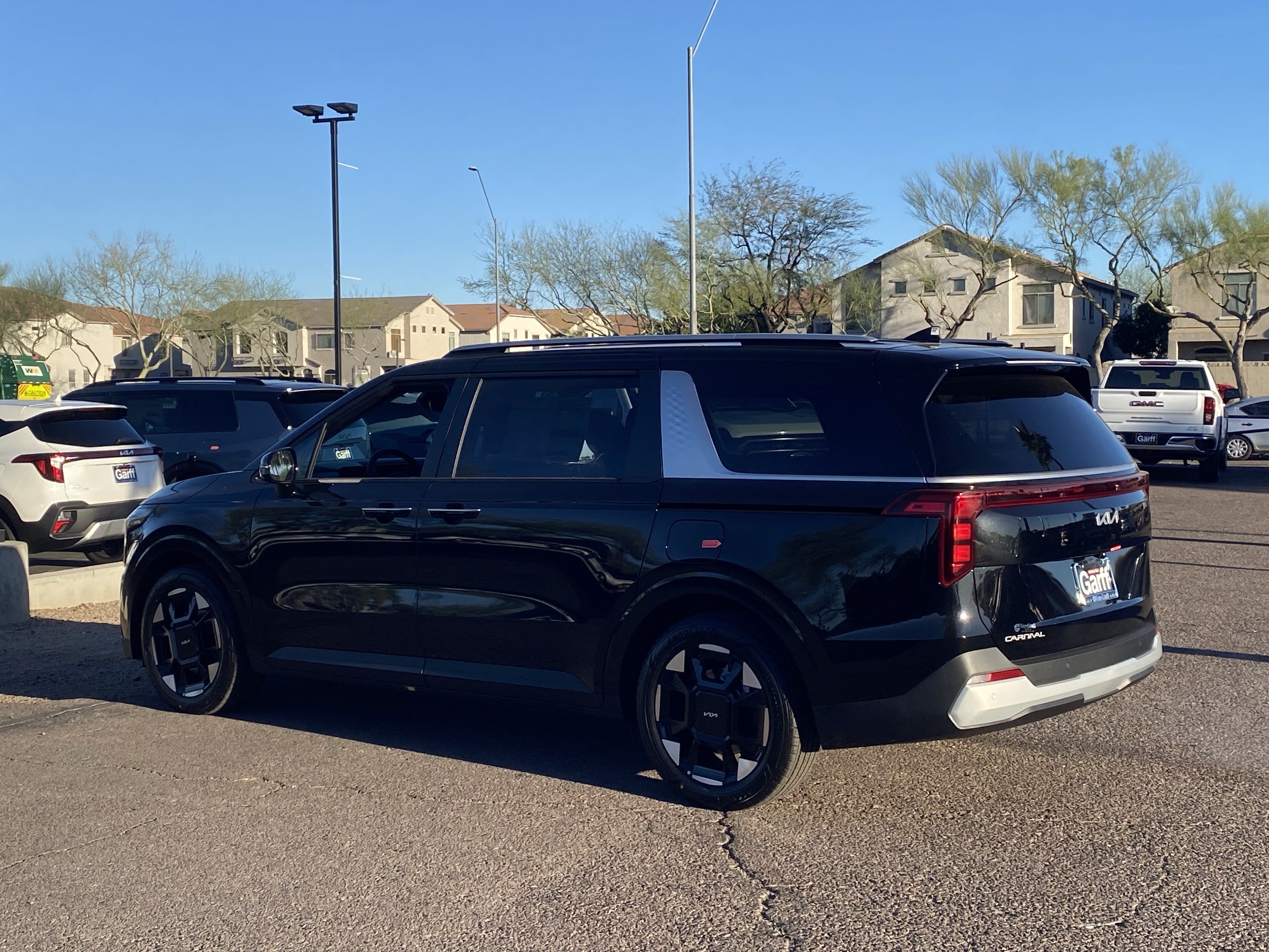 New 2026 Kia Carnival EX FWD image 3
