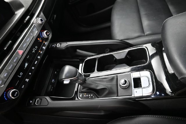 Used 2025 Kia Telluride S FWD image 28