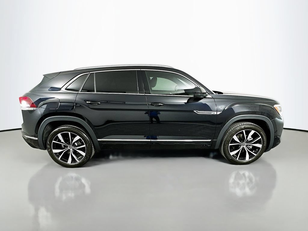 Used 2024 Volkswagen Atlas Cross Sport SEL Premium R-Line AWD/4WD image 4
