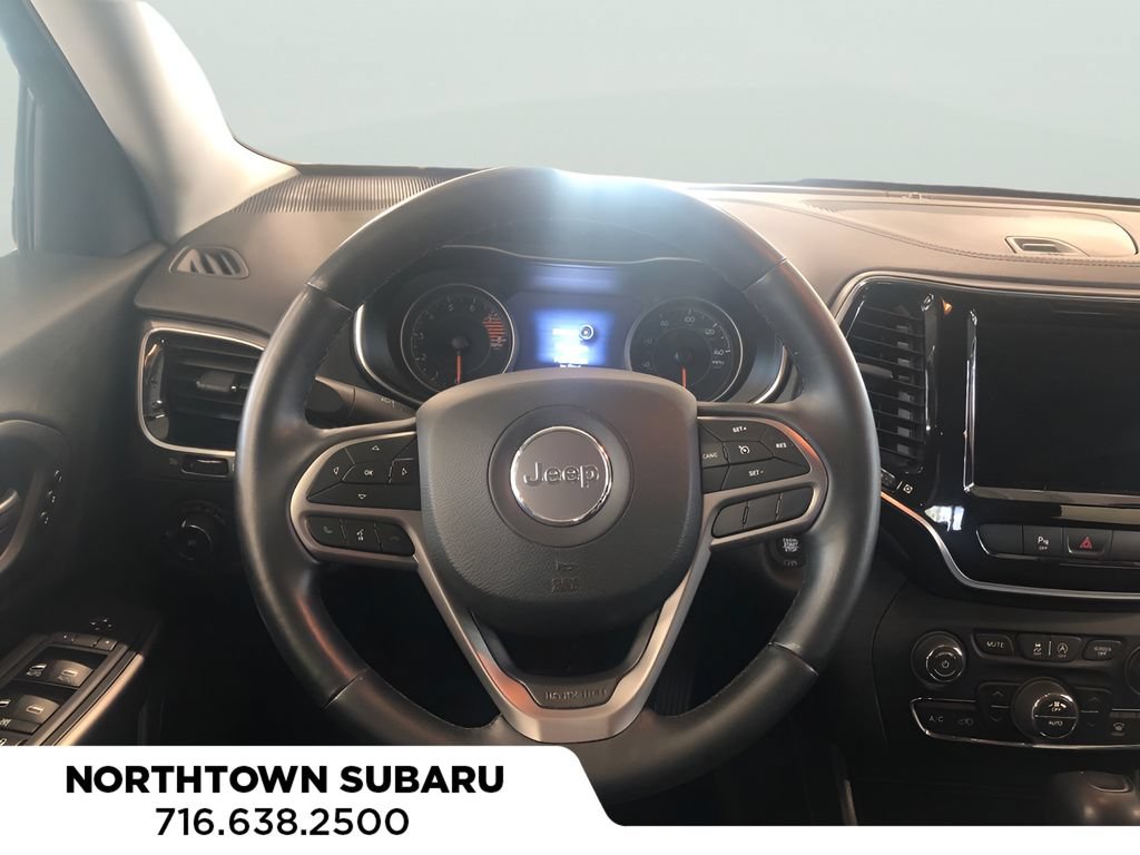 Used 2019 Jeep Cherokee Limited AWD/4WD image 6