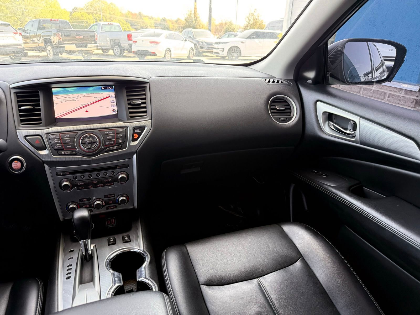 Used 2019 Nissan Pathfinder SL image 32