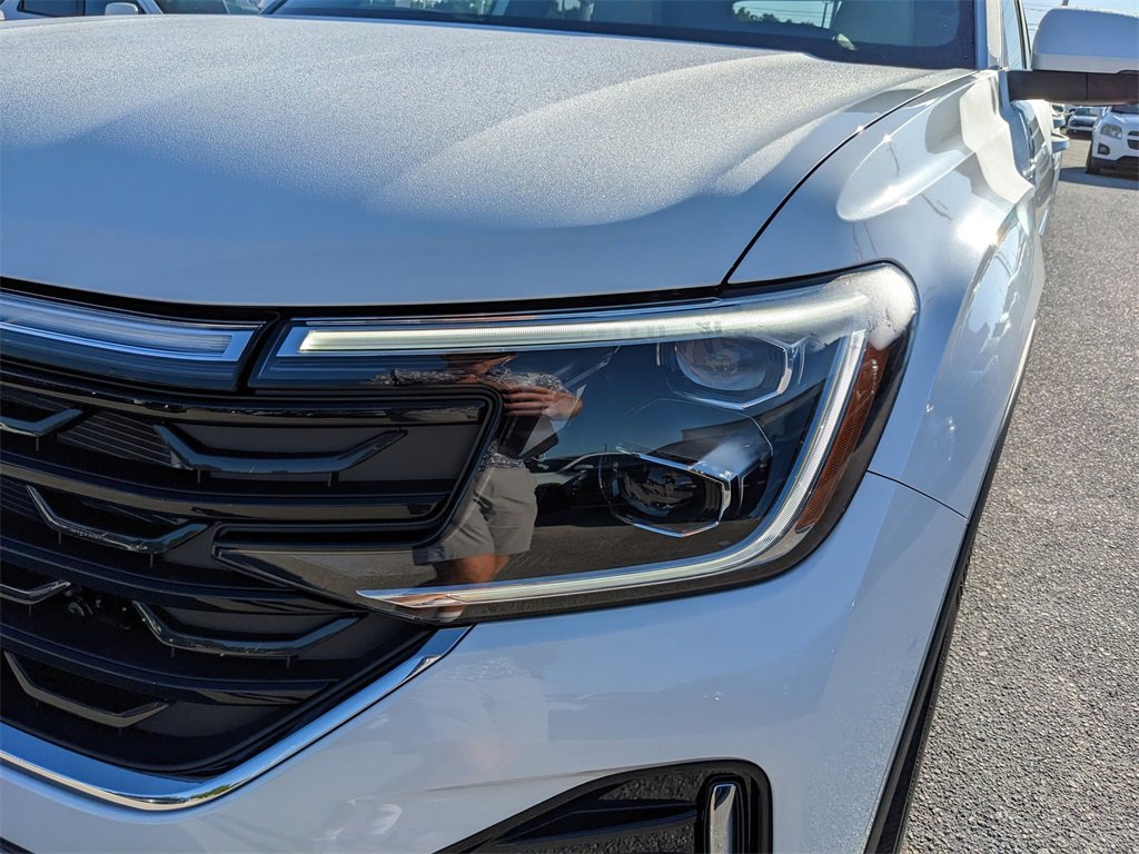New 2026 Volkswagen Atlas Cross Sport SEL Premium R-Line image 11