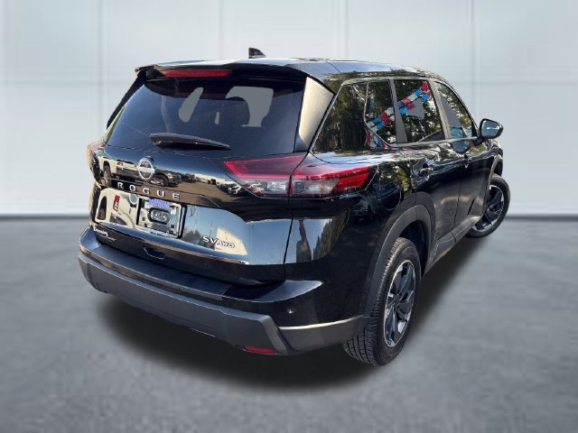 Used 2024 Nissan Rogue SV AWD/4WD image 4