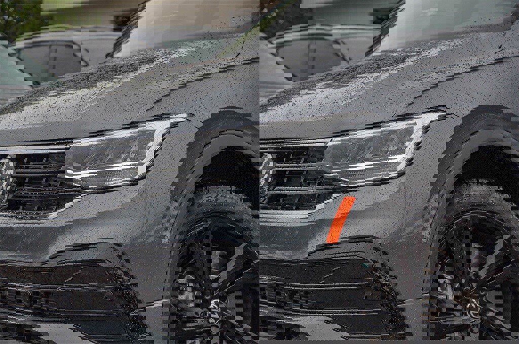 New 2024 Volkswagen Tiguan SE R-Line image 3