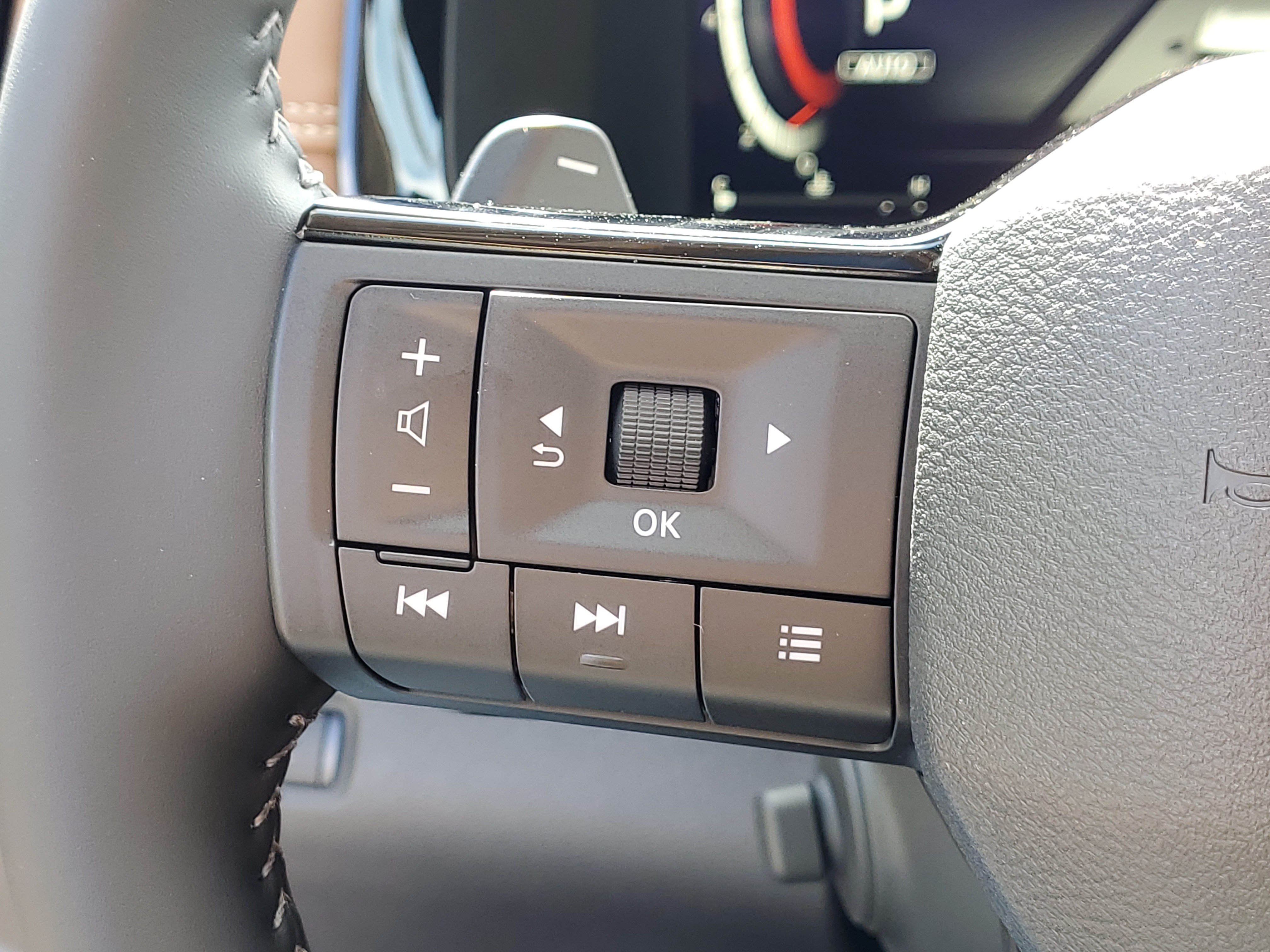 New 2026 Nissan Pathfinder Platinum AWD/4WD image 10