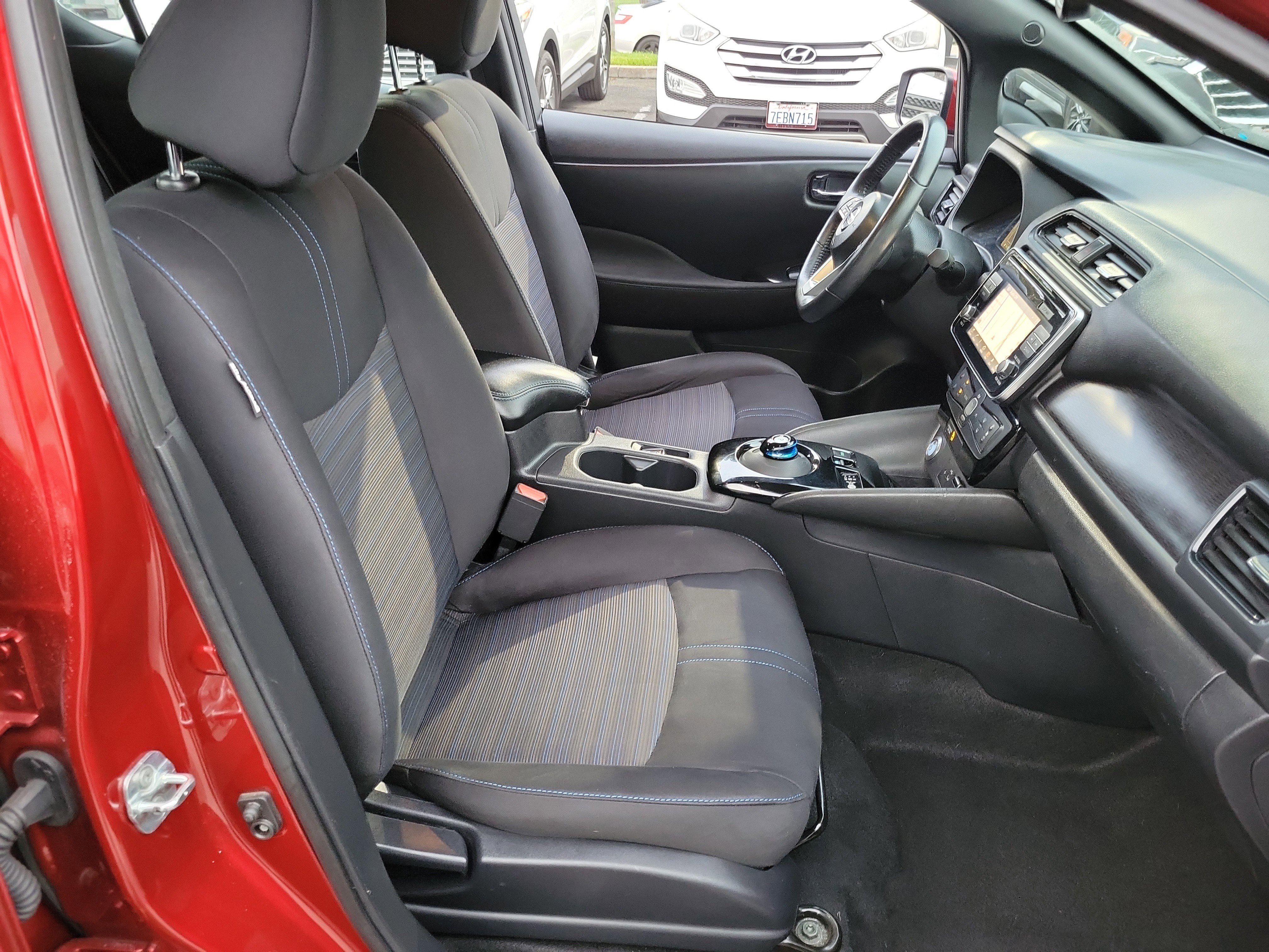 Used 2018 Nissan Leaf SV w/ SV Technology Package image 19