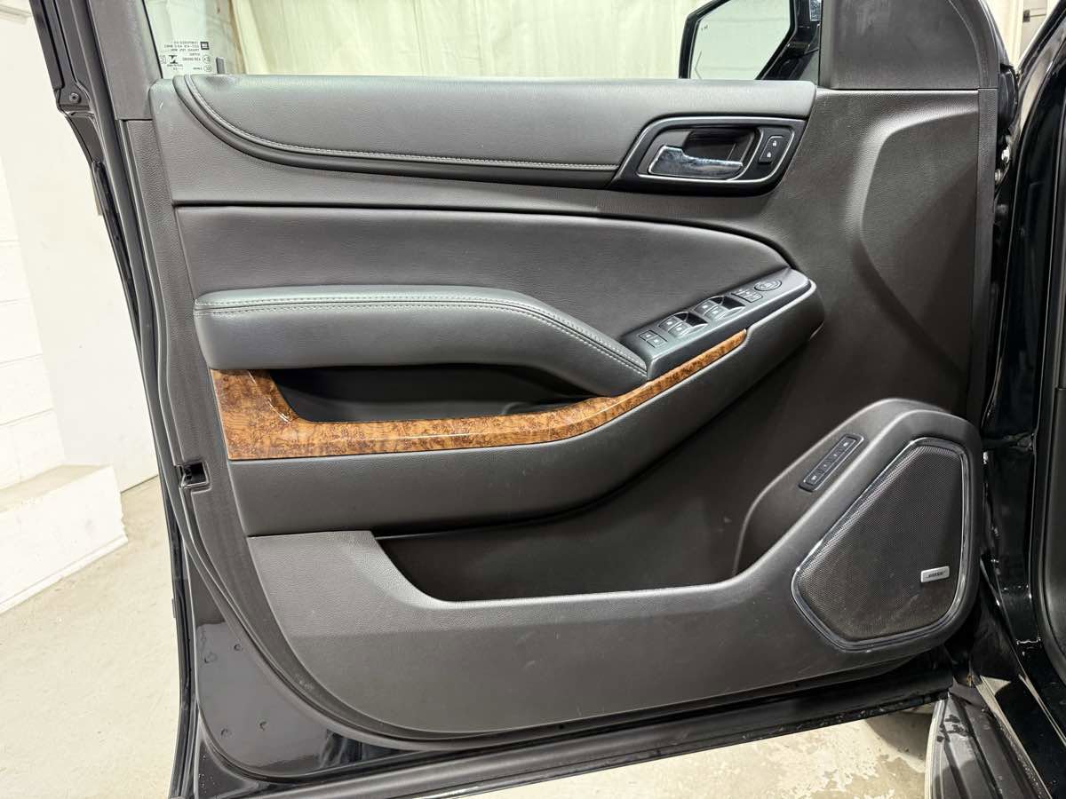 Used 2020 Chevrolet Suburban Premier image 8