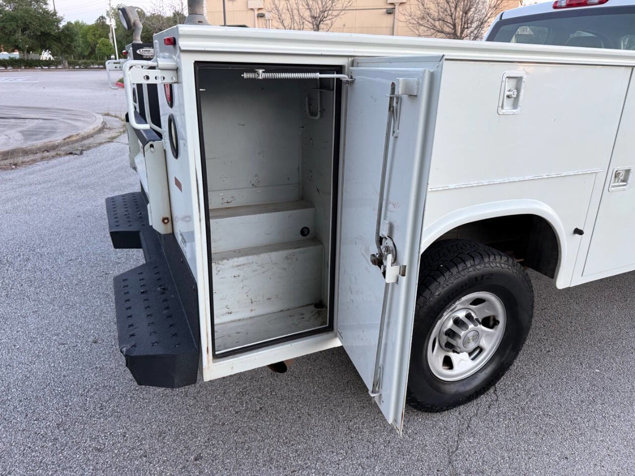 Used 2010 Chevrolet Silverado 3500 W/T w/ Snow Plow Prep Package image 14