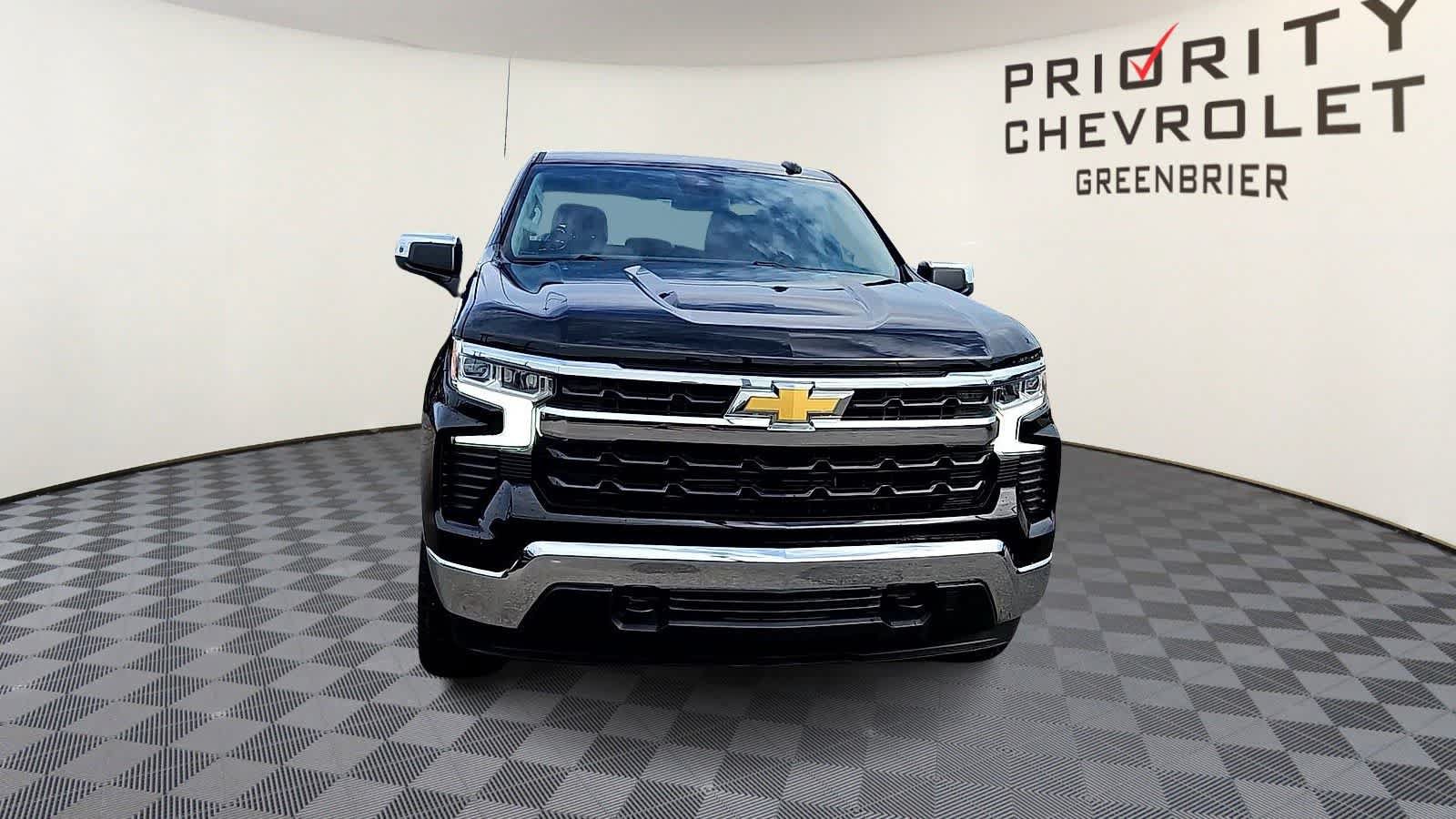 Used 2023 Chevrolet Silverado 1500 LT AWD/4WD image 3