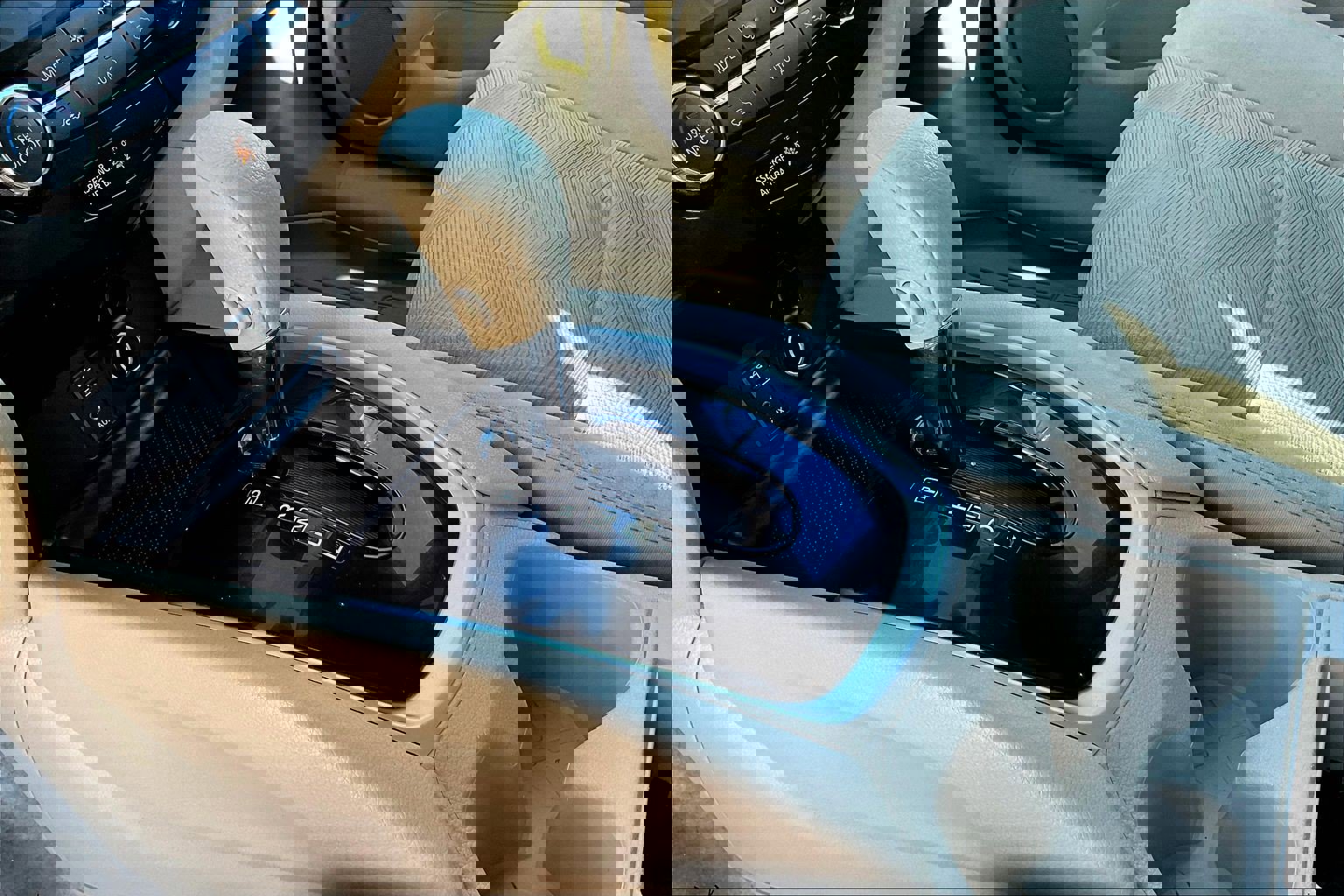 Used 2014 Nissan Rogue SV w/ SV Premium Package image 14