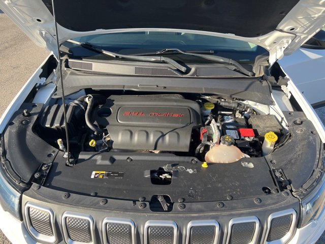 Used 2022 Jeep Compass Latitude image 9