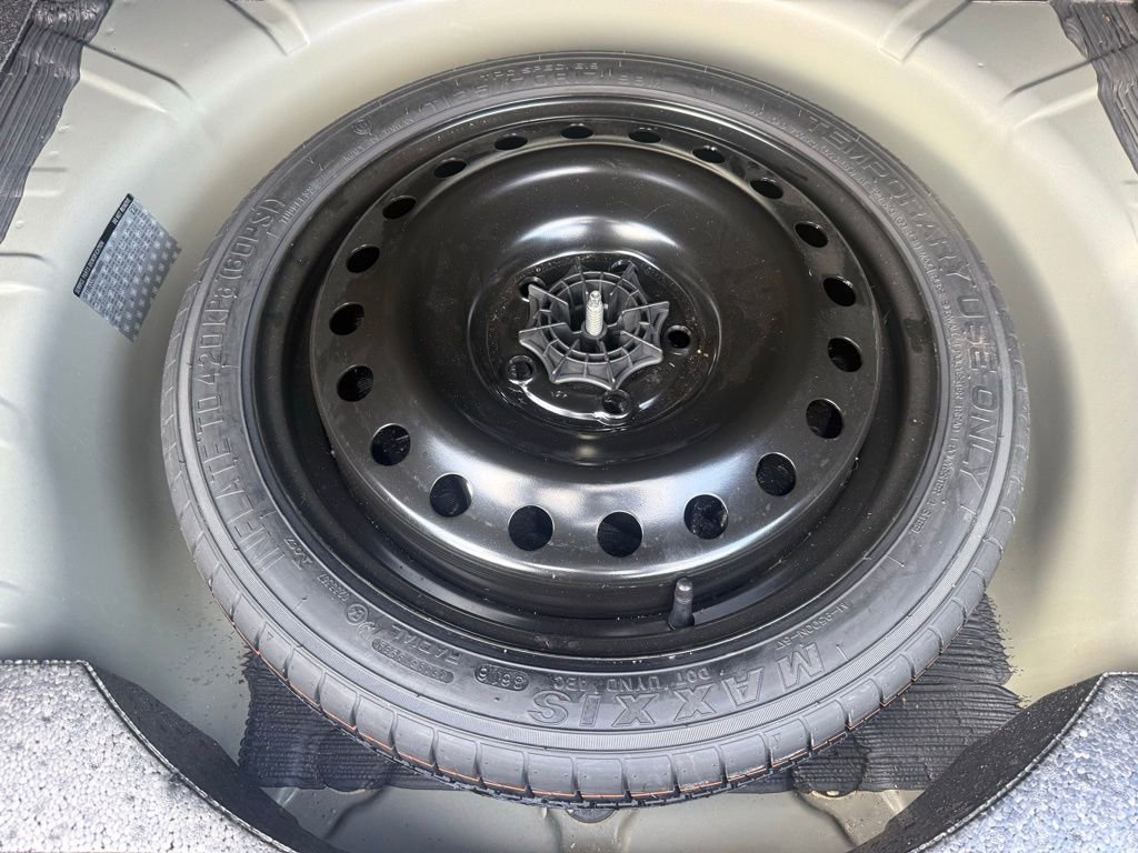 Used 2017 Chevrolet Impala LT FWD image 32