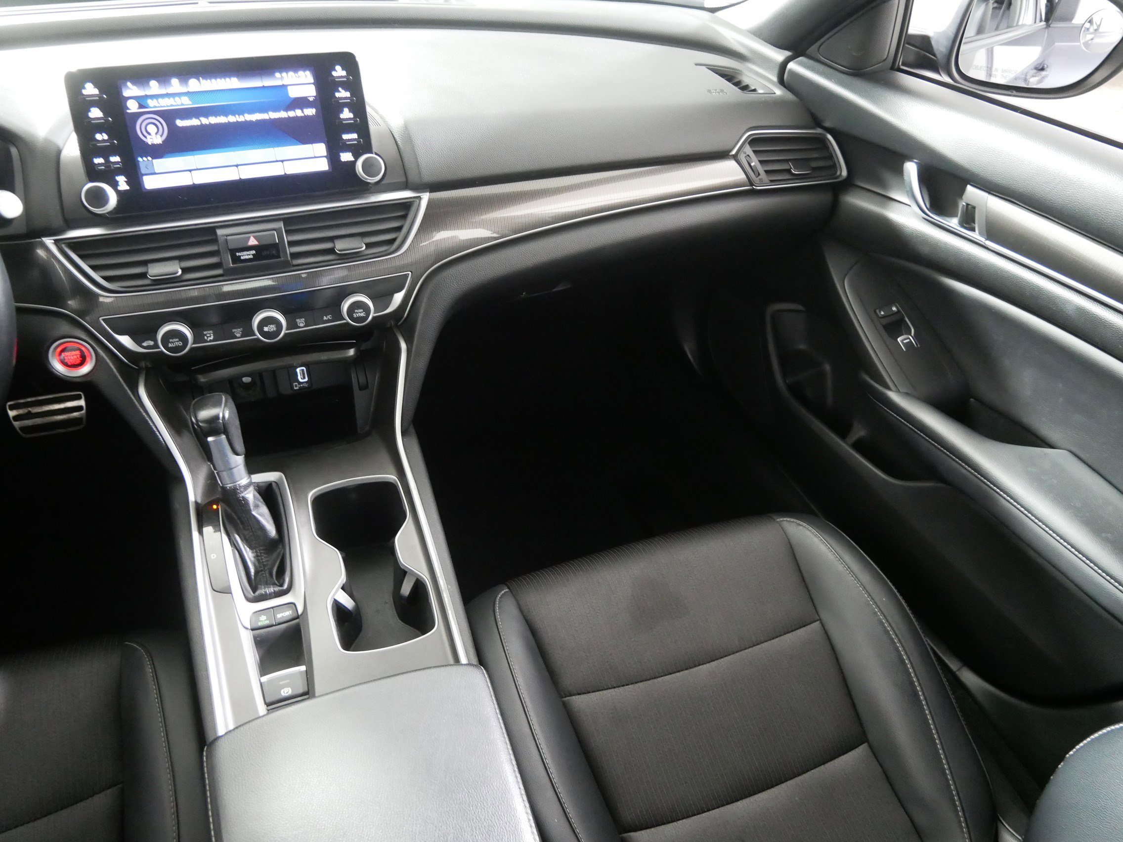 Used 2018 Honda Accord Sport image 11