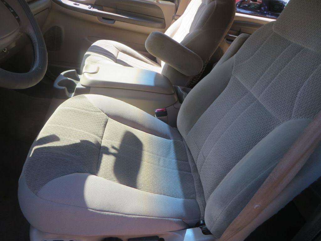 Used 2000 Ford Excursion XLT image 24