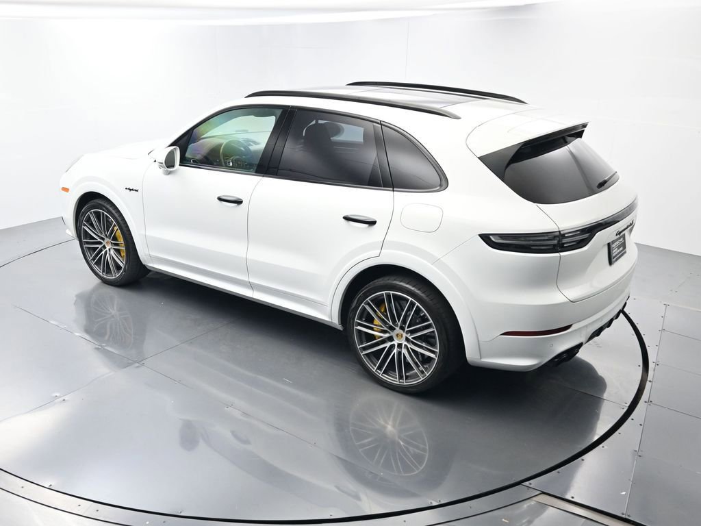 Certified 2022 Porsche Cayenne Turbo S image 40