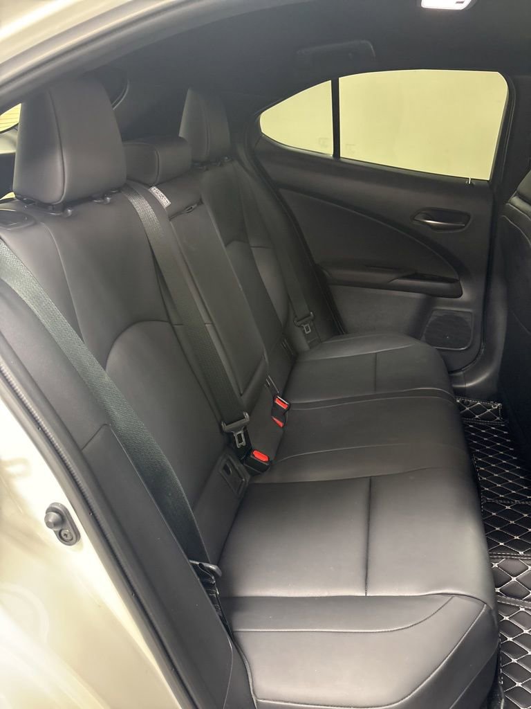 Used 2022 Lexus UX 200 w/ Premium Package FWD image 33