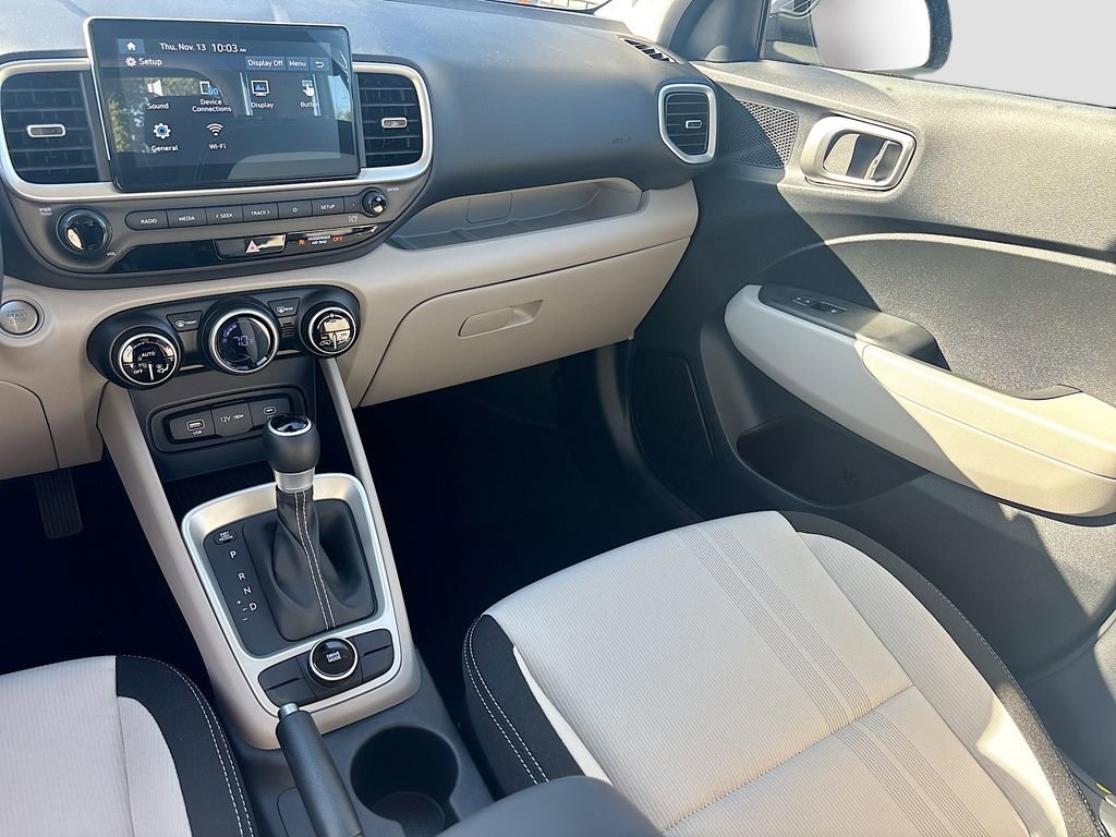 New 2025 Hyundai Venue SEL image 21