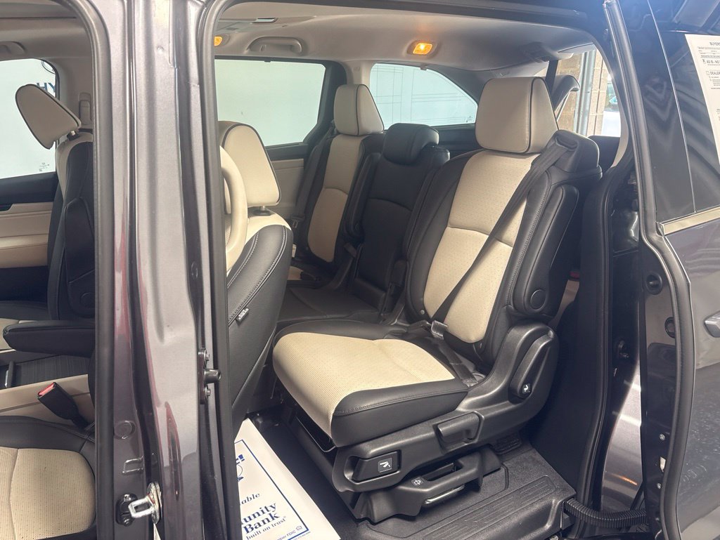 Used 2025 Honda Odyssey Elite image 12