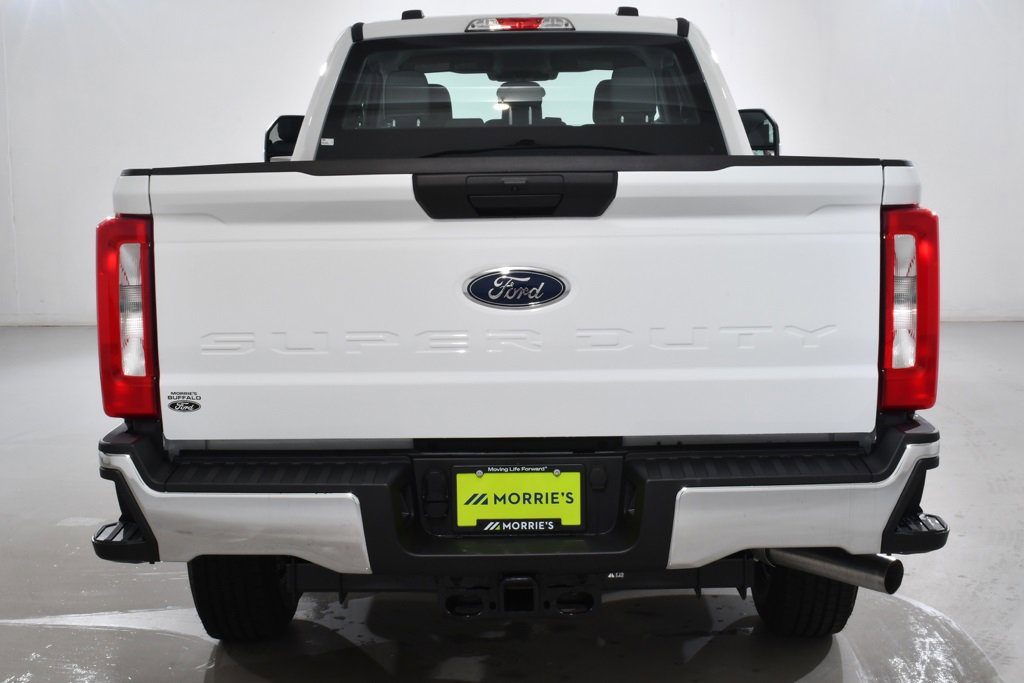 New 2025 Ford F250 XLT image 5