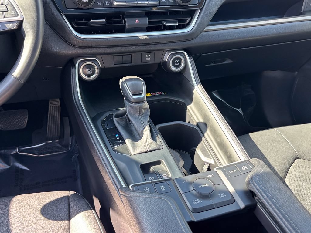 Used 2025 Toyota Grand Highlander AWD image 27