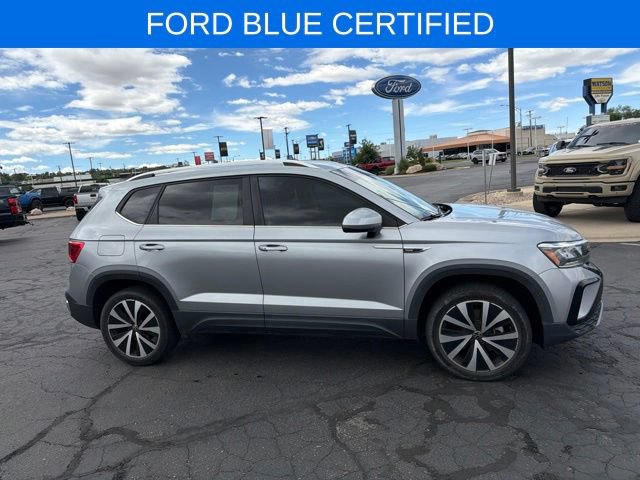 Used 2022 Volkswagen Taos SE FWD image 4
