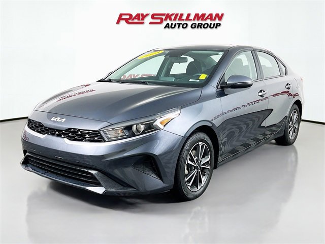 Used 2023 Kia Forte LXS w/ LXS Technology Package image 3
