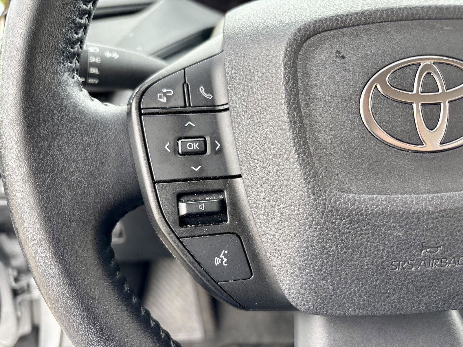 Used 2024 Toyota Prius LE image 24