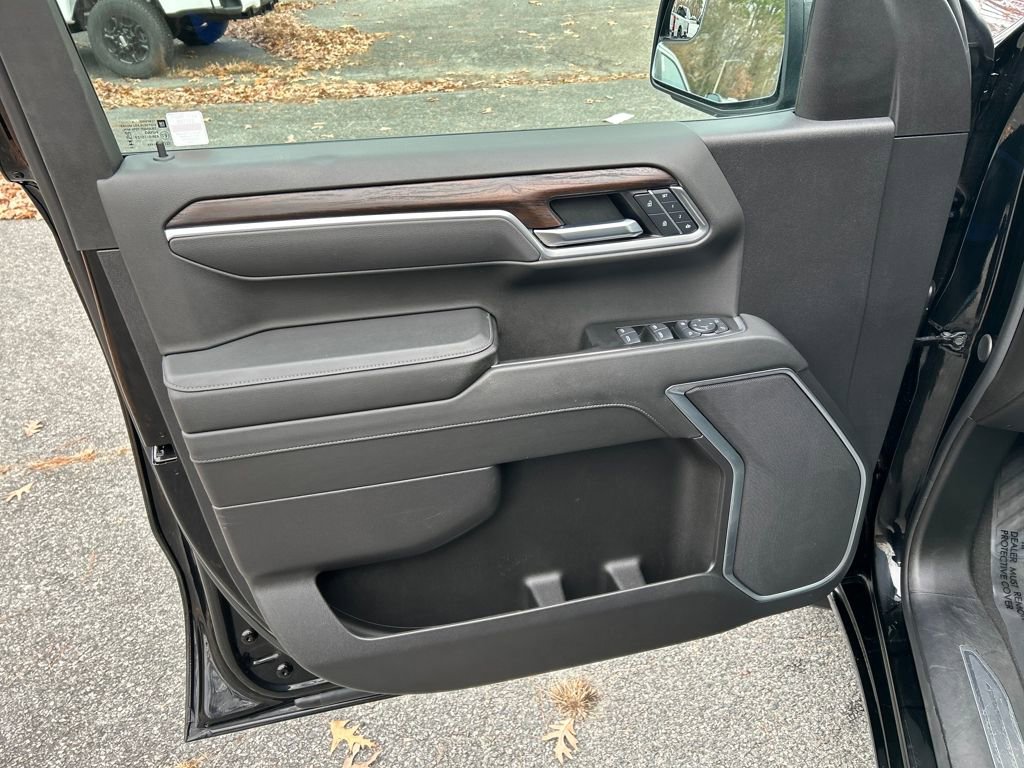 Used 2025 GMC Sierra 1500 SLT image 16