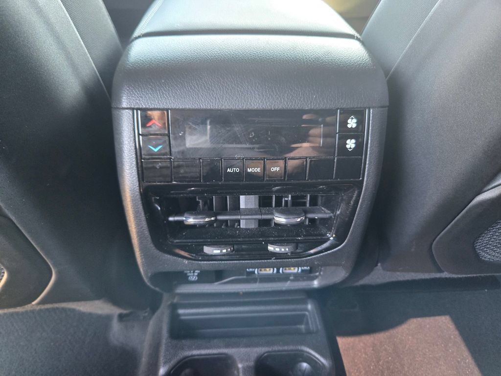 Used 2023 Jeep Grand Cherokee L Laredo AWD/4WD image 10