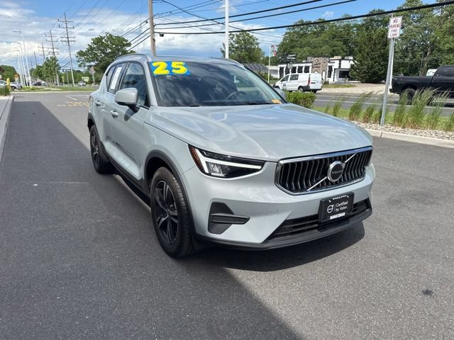 Certified 2025 Volvo XC40 B5 Core AWD/4WD image 6