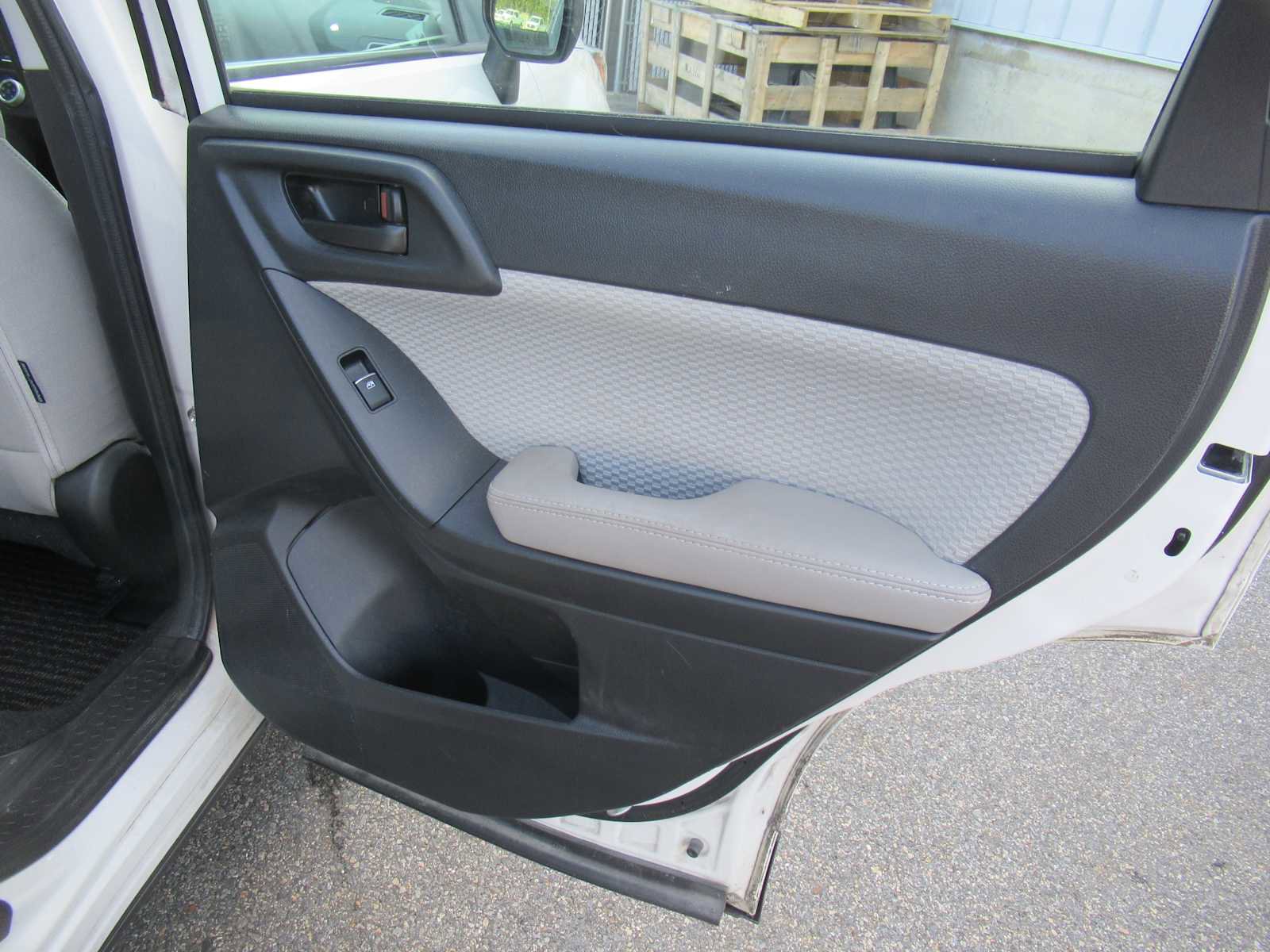 Used 2018 Subaru Forester 2.5i w/ Alloy Wheel Package image 21