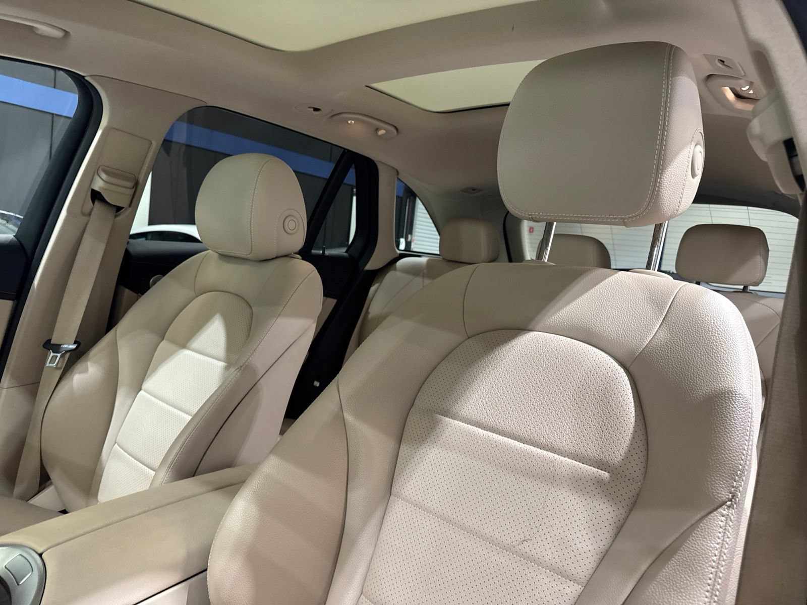 Used 2017 Mercedes-Benz GLC 300 4MATIC image 19