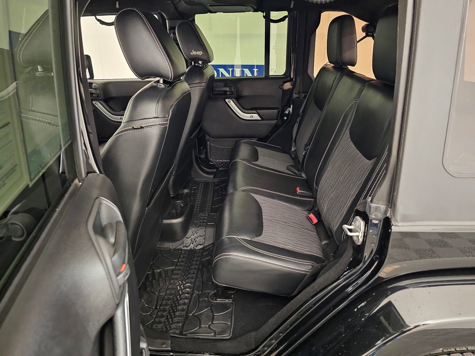 Used 2015 Jeep Wrangler Unlimited Sport image 32