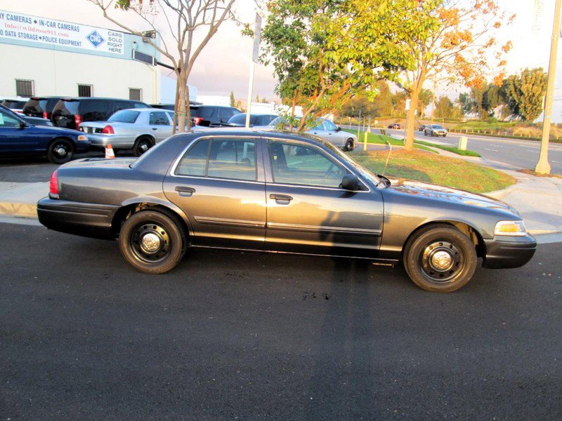 Used 2010 Ford Crown Victoria Police Interceptor image 4