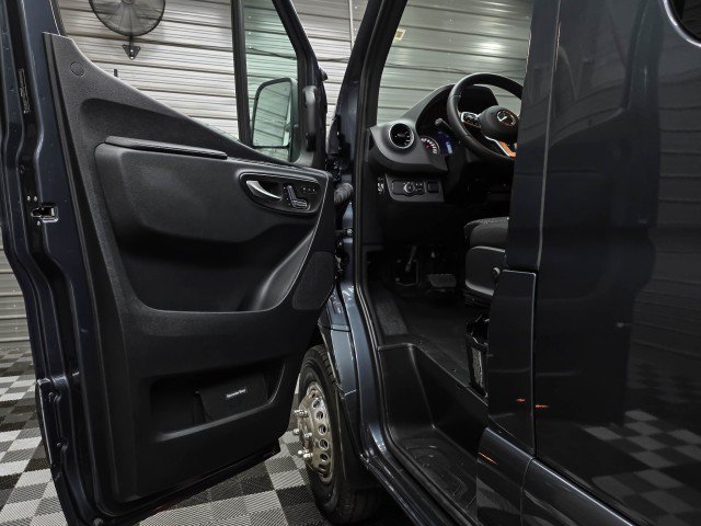 Used 2024 Mercedes-Benz Sprinter 3500 image 31